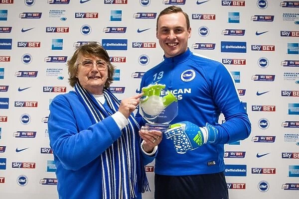 Brighton and Hove Albion: David Stockdale Receives Coach Travellers Player of the Season Award vs. Derby County (02.05.2016)