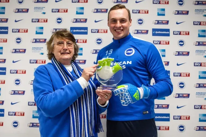 Framed Print : Brighton and Hove Albion: David Stockdale Receives Coach Travellers Player of the Season Award vs. Derby County (02.05.2016) Framed Print : Brighton and Hove Albion: David Stockdale Receives Coach Travellers Player of the Season Award vs. Derby County (02.05.2016)