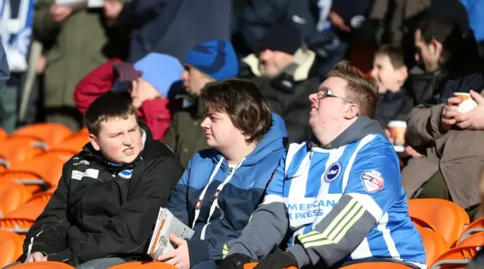 Framed Print : Brighton and Hove Albion Fans in Action at Bloomfield Road (31Jan15)