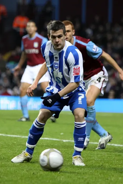 Framed Print : Brighton and Hove Albion FC: Dean Cox, Star Player Framed Print : Brighton and Hove Albion FC: Dean Cox, Star Player