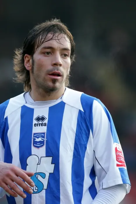 Framed Print : Brighton and Hove Albion FC: Inigo Calderon - A Seagulls Legend Framed Print : Brighton and Hove Albion FC: Inigo Calderon - A Seagulls Legend