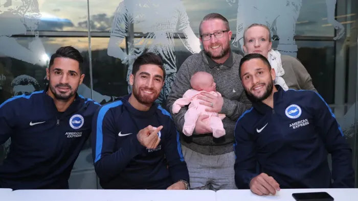 Framed Print : Brighton & Hove Albion FC: Player Signing Event - 23rd October 2018 Framed Print : Brighton & Hove Albion FC: Player Signing Event - 23rd October 2018