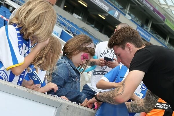 Brighton & Hove Albion FC: Young Seagulls Open Training Session - Glen Rea Signing Autographs (July 2015)