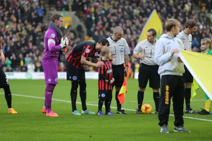 Framed Print : Brighton & Hove Albion Mascot Faces Off Against Norwich City's during Sky Bet Championship Clash (22NOV14)