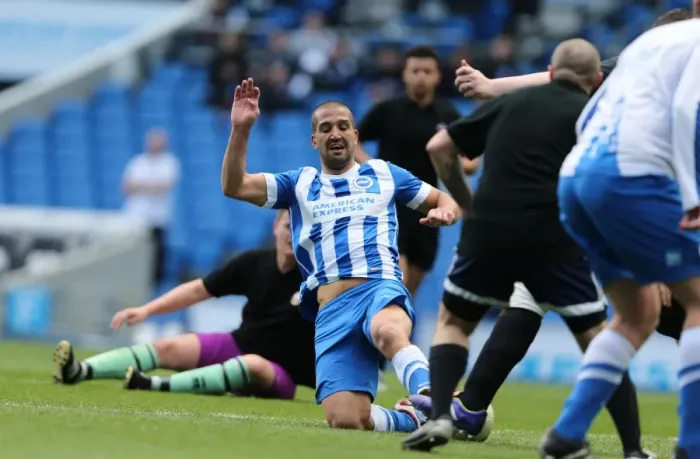 Framed Print : Brighton & Hove Albion: Play on the Pitch - American Express Community Stadium (28 April 2015) Framed Print : Brighton & Hove Albion: Play on the Pitch - American Express Community Stadium (28 April 2015)