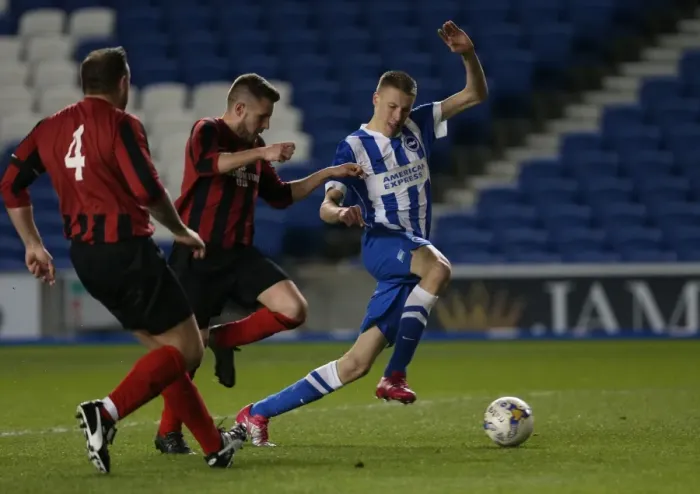 Framed Print : Brighton & Hove Albion: Play on the Pitch - April 27, 2015 (EVE) Framed Print : Brighton & Hove Albion: Play on the Pitch - April 27, 2015 (EVE)