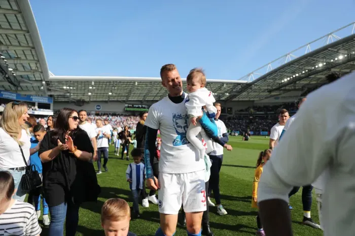 Framed Print : Brighton & Hove Albion: Premier League Survival Celebrated with Emotional Lap of Appreciation (12 May 2019) Framed Print : Brighton & Hove Albion: Premier League Survival Celebrated with Emotional Lap of Appreciation (12 May 2019)