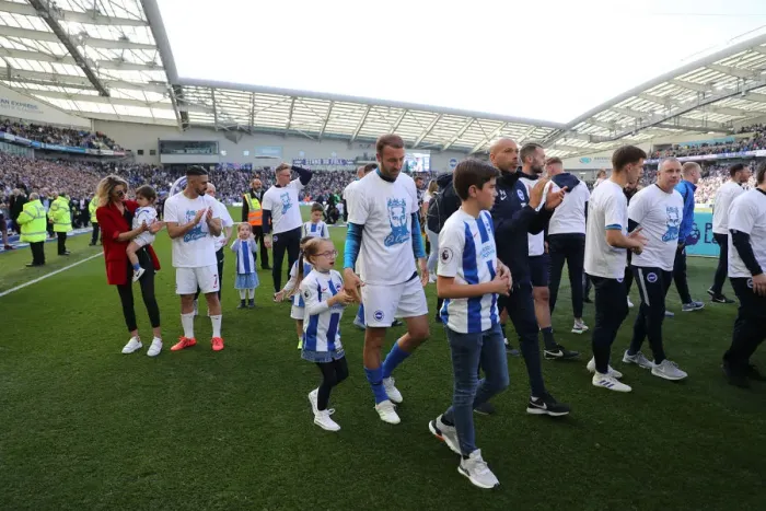 Framed Print : Brighton and Hove Albion: Premier League Survival Celebration - Players Lap of Appreciation (12 May 2019) Framed Print : Brighton and Hove Albion: Premier League Survival Celebration - Players Lap of Appreciation (12 May 2019)
