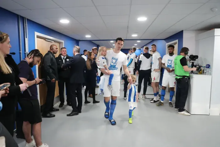 Framed Print : Brighton & Hove Albion: Premier League Survival Celebration - Players Lap of Appreciation (May 2019) Framed Print : Brighton & Hove Albion: Premier League Survival Celebration - Players Lap of Appreciation (May 2019)