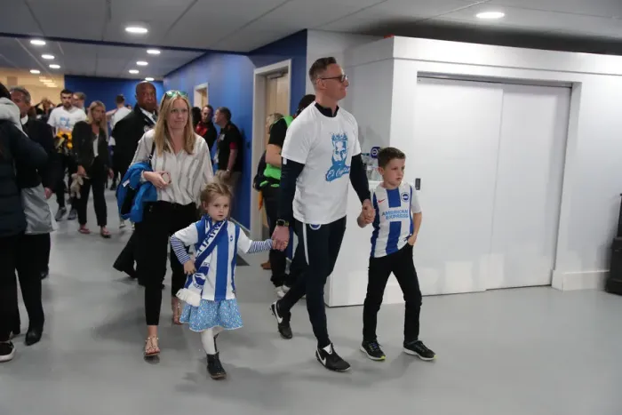 Framed Print : Brighton and Hove Albion: Premier League Survival Celebration - Players Lap of Appreciation (May 2019) Framed Print : Brighton and Hove Albion: Premier League Survival Celebration - Players Lap of Appreciation (May 2019)