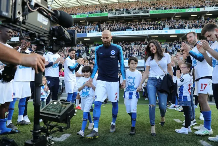 Framed Print : Brighton & Hove Albion: Premier League Survival Celebration - Players Lap of Appreciation (May 2019) Framed Print : Brighton & Hove Albion: Premier League Survival Celebration - Players Lap of Appreciation (May 2019)