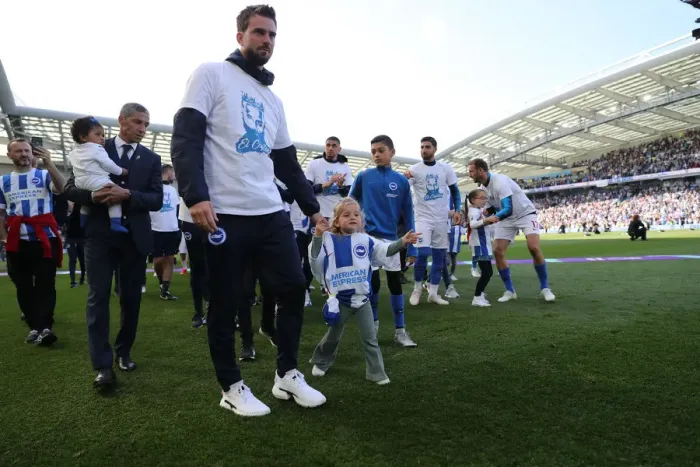 Framed Print : Brighton and Hove Albion: Premier League Survival Celebration - Players Lap of Appreciation (May 2019) Framed Print : Brighton and Hove Albion: Premier League Survival Celebration - Players Lap of Appreciation (May 2019)