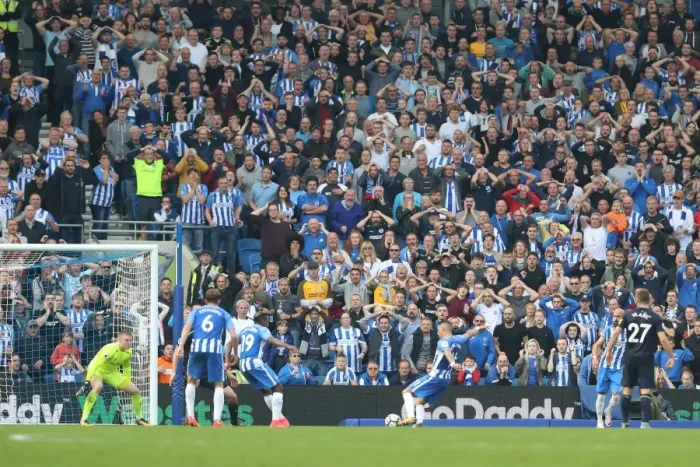 Framed Print : Brighton and Hove Albion vs. Everton: Premier League Showdown at American Express Community Stadium (15OCT17) Framed Print : Brighton and Hove Albion vs. Everton: Premier League Showdown at American Express Community Stadium (15OCT17)