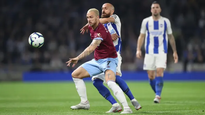 Framed Print : Brighton and Hove Albion vs. West Ham United: Premier League Showdown at American Express Community Stadium (5th October 2018) Framed Print : Brighton and Hove Albion vs. West Ham United: Premier League Showdown at American Express Community Stadium (5th October 2018)