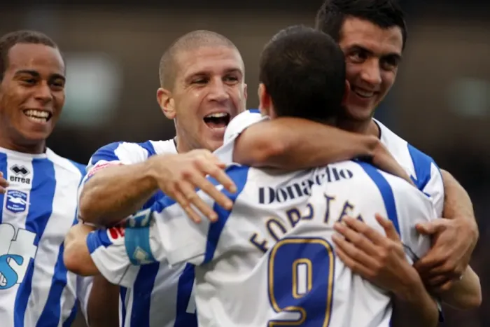 Framed Print : Brighton & Hove Albion vs Hartlepool United: 2009-10 Home Match Framed Print : Brighton & Hove Albion vs Hartlepool United: 2009-10 Home Match
