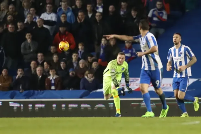 Framed Print : Brighton & Hove Albion vs Ipswich Town: David Stockdale Throws Ball Out in EFL Sky Bet Championship Clash (14 February 2017) Framed Print : Brighton & Hove Albion vs Ipswich Town: David Stockdale Throws Ball Out in EFL Sky Bet Championship Clash (14 February 2017)