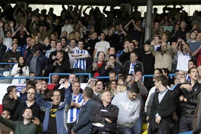 Framed Print : Brighton & Hove Albion vs Leeds United: 2008-09 Away Game
