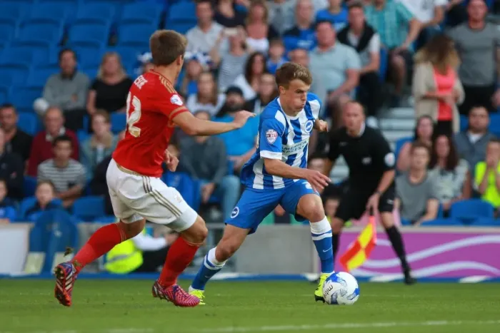 Framed Print : Brighton & Hove Albion vs Nottingham Forest: Solomon March in Action, Sky Bet Championship 2015