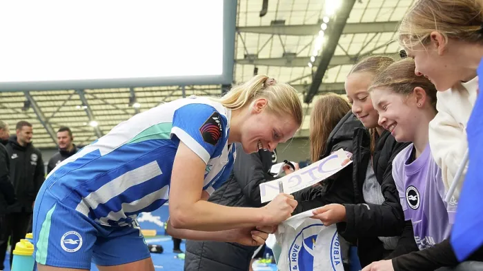 Framed Print : Brighton and Hove Albion Women v Leicester City Women Women's Super League 16NOV25 Framed Print : Brighton and Hove Albion Women v Leicester City Women Women's Super League 16NOV25