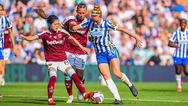 Brighton & Hove Albion Women vs. West Ham United Women: 2021 / 22 WSL Showdown at American Express Community Stadium