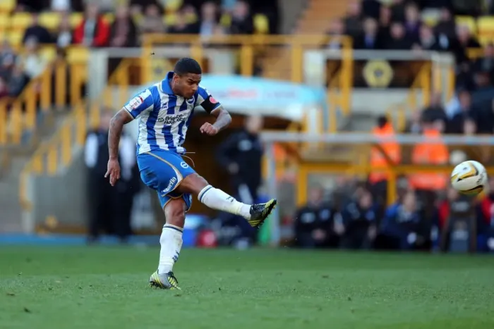 Framed Print : Brighton & Hove Albion's Liam Bridcutt Shoots Against Wolverhampton Wanderers, Championship Clash (November 10, 2012) Framed Print : Brighton & Hove Albion's Liam Bridcutt Shoots Against Wolverhampton Wanderers, Championship Clash (November 10, 2012)