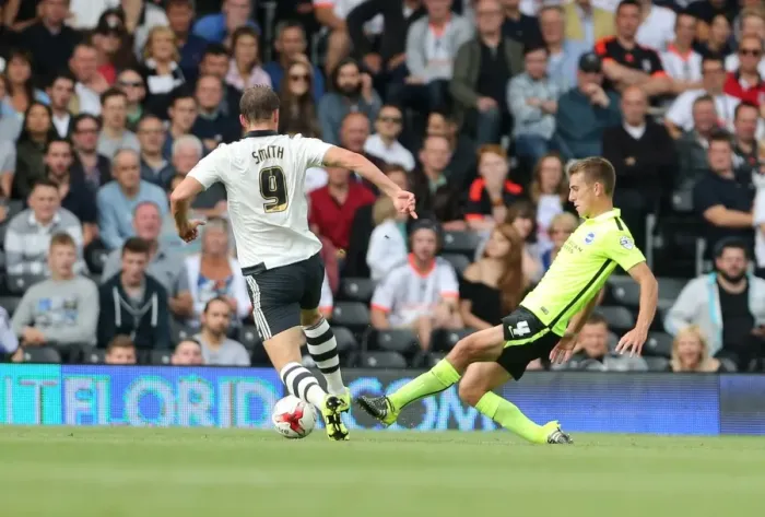 Framed Print : Brighton's Huenemeier in Focus: Fulham vs. Brighton & Hove Albion, Sky Bet Championship (15.08.2015) Framed Print : Brighton's Huenemeier in Focus: Fulham vs. Brighton & Hove Albion, Sky Bet Championship (15.08.2015)