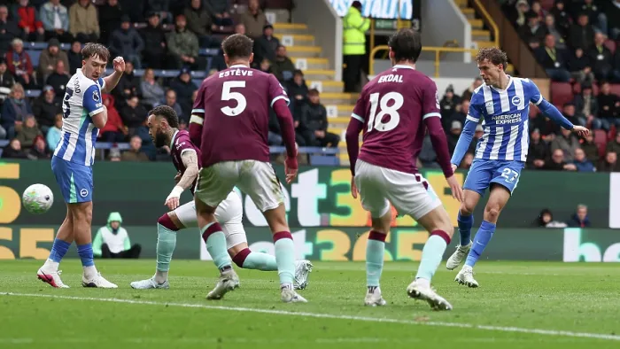 Framed Print : Burnley v Brighton and Hove Albion Premier League 11APR26 Framed Print : Burnley v Brighton and Hove Albion Premier League 11APR26