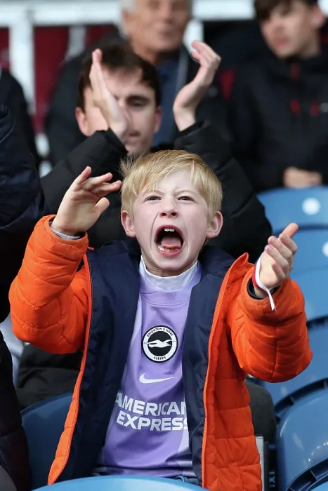 Framed Print : Burnley v Brighton and Hove Albion Premier League 11APR26 Framed Print : Burnley v Brighton and Hove Albion Premier League 11APR26