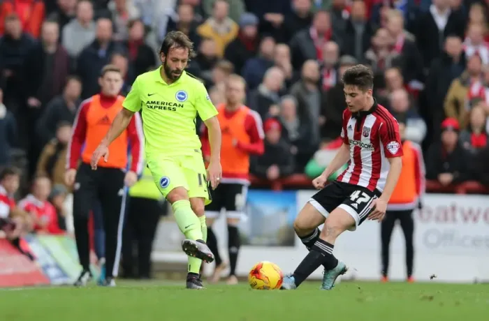 Framed Print : Championship Showdown: Brentford vs. Brighton & Hove Albion at Griffin Park (26DEC15) Framed Print : Championship Showdown: Brentford vs. Brighton & Hove Albion at Griffin Park (26DEC15)