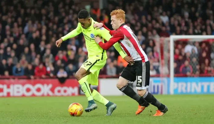 Framed Print : Championship Showdown: Brentford vs. Brighton & Hove Albion at Griffin Park (26DEC15)