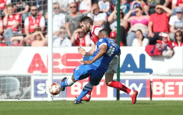 Framed Print : Chris O'Grady Faces Off Against Brighton and Hove Albion in Sky Bet Championship Clash at Rotherham United (06APR15) Framed Print : Chris O'Grady Faces Off Against Brighton and Hove Albion in Sky Bet Championship Clash at Rotherham United (06APR15)