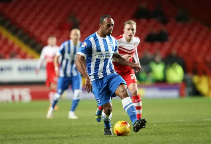 Framed Print : Chris O'Grady Faces Off: Charlton Athletic vs. Brighton & Hove Albion, The Valley, 10 January 2015 Framed Print : Chris O'Grady Faces Off: Charlton Athletic vs. Brighton & Hove Albion, The Valley, 10 January 2015
