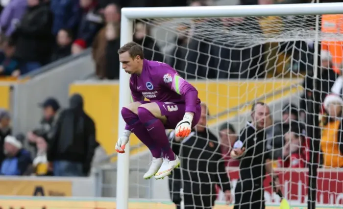 Framed Print : David Stockdale Focuses in Net for Brighton and Hove Albion against Wolverhampton Wanderers (20DEC14) Framed Print : David Stockdale Focuses in Net for Brighton and Hove Albion against Wolverhampton Wanderers (20DEC14)