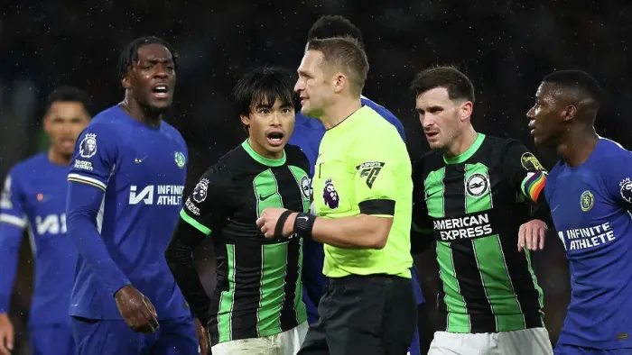 Framed Print : Decisive Moments: Chelsea vs. Brighton & Hove Albion at Stamford Bridge (03DEC23) Framed Print : Decisive Moments: Chelsea vs. Brighton & Hove Albion at Stamford Bridge (03DEC23)
