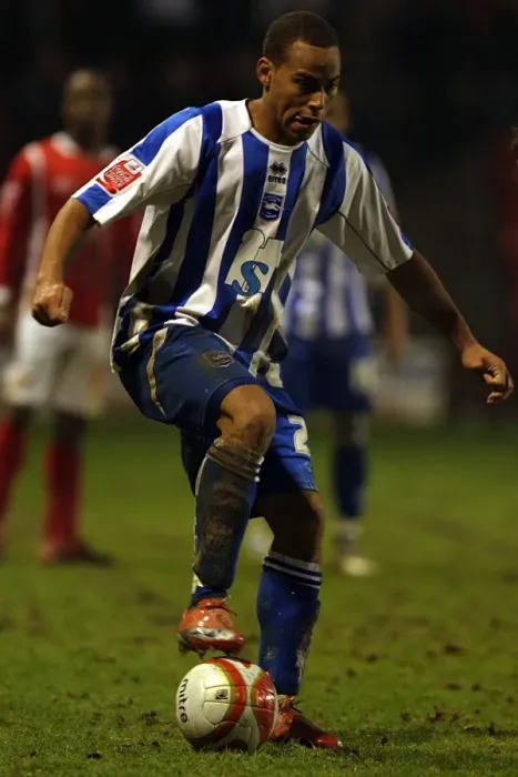 Framed Print : Elliott Bennett: Brighton and Hove Albion FC Star Framed Print : Elliott Bennett: Brighton and Hove Albion FC Star
