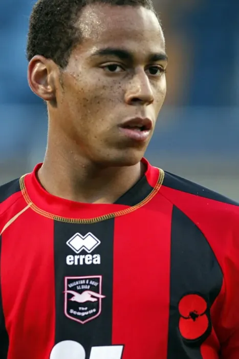 Framed Print : Elliott Bennett: Brighton and Hove Albion Football Star