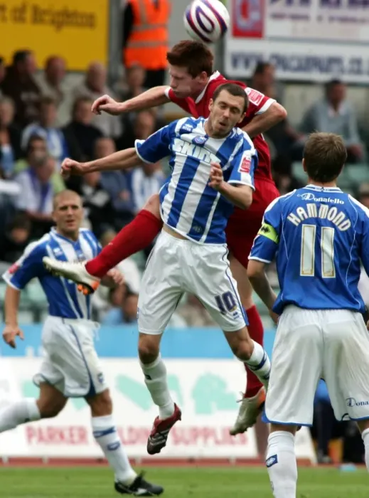 Framed Print : George O'Callaghan in Action: Brighton & Hove Albion vs. Southend United (01 / 09 / 07)