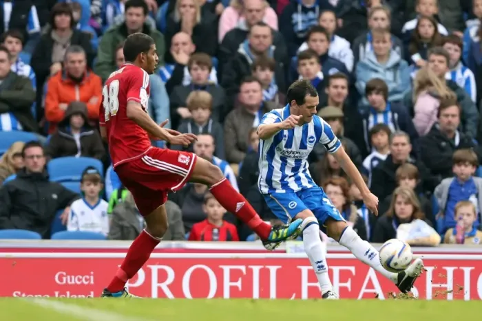 Framed Print : Gordon Greer Crosses Against Middlesbrough, October 20, 2012 (Championship) Framed Print : Gordon Greer Crosses Against Middlesbrough, October 20, 2012 (Championship)