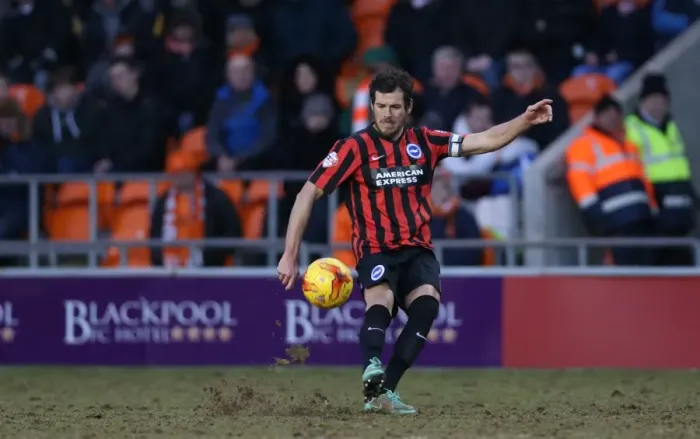 Framed Print : Gordon Greer Leads Brighton and Hove Albion in Championship Clash against Blackpool (31Jan15) Framed Print : Gordon Greer Leads Brighton and Hove Albion in Championship Clash against Blackpool (31Jan15)