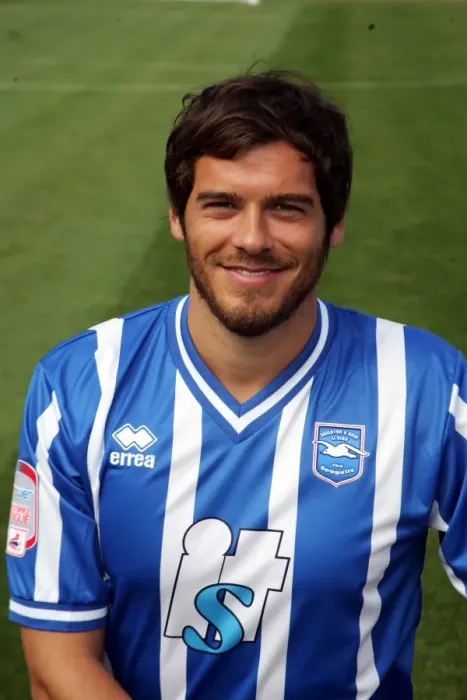Framed Print : Gordon Greer: A Seagull Amidst the Brighton and Hove Albion Squad