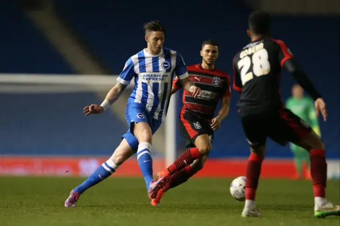 Framed Print : Greg Halford in Action: Brighton and Hove Albion vs. Huddersfield Town AFC, Sky Bet Championship, 14 April 2015 Framed Print : Greg Halford in Action: Brighton and Hove Albion vs. Huddersfield Town AFC, Sky Bet Championship, 14 April 2015