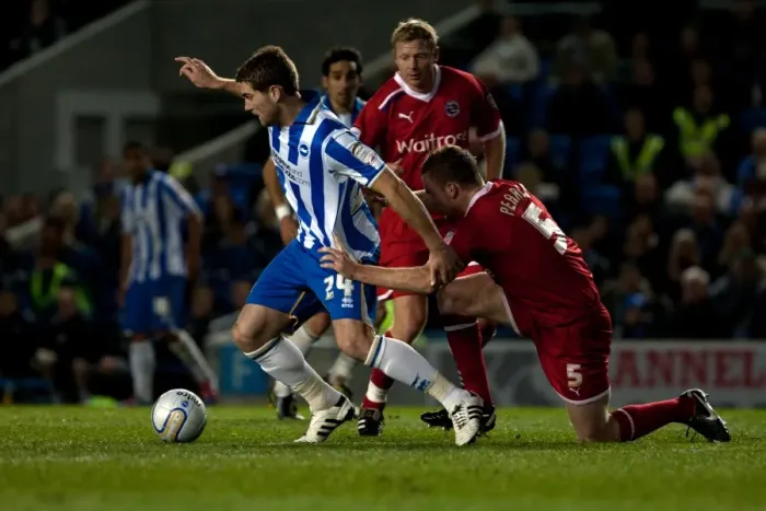 Framed Print : Intense Battle: Sam Vokes vs. Alex Pearce, Brighton & Hove Albion vs. Reading, Npower Championship, April 2012 Framed Print : Intense Battle: Sam Vokes vs. Alex Pearce, Brighton & Hove Albion vs. Reading, Npower Championship, April 2012