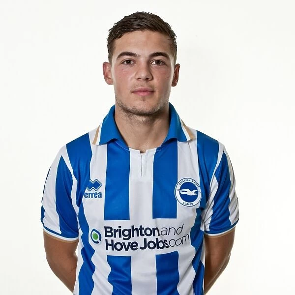 Jake Forster-Caskey: Unwavering Focus and Determination on Brighton & Hove Albion FC's Midfield