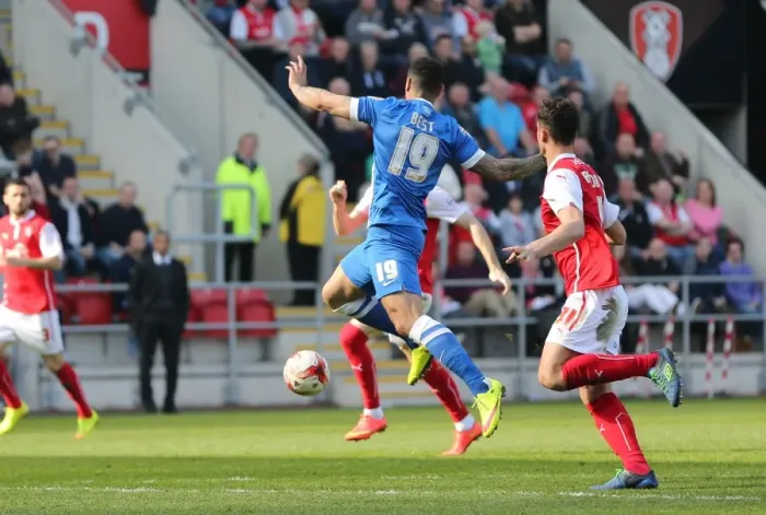 Framed Print : Leon Best in Action: Rotherham United vs. Brighton and Hove Albion, Sky Bet Championship, 6th April 2015
