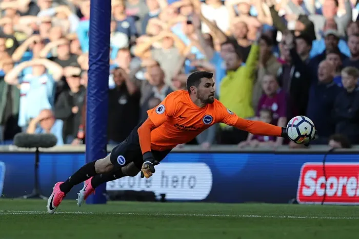 Framed Print : Mathew Ryan in Action: Brighton & Hove Albion vs Manchester City, August 12, 2017 Framed Print : Mathew Ryan in Action: Brighton & Hove Albion vs Manchester City, August 12, 2017