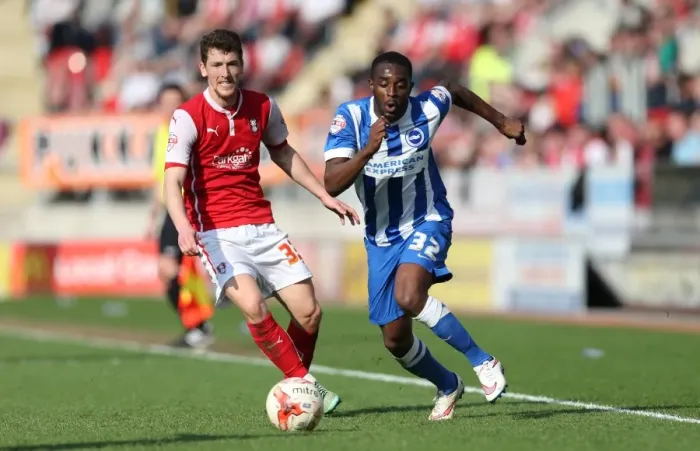 Framed Print : Mustapha Carayol: In Action for Brighton against Rotherham, Sky Bet Championship, 6th April 2015