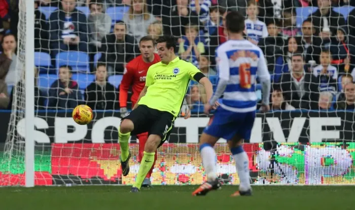 Framed Print : Sky Bet Championship Showdown: Reading vs. Brighton & Hove Albion at Madejski Stadium (31 October 2015) Framed Print : Sky Bet Championship Showdown: Reading vs. Brighton & Hove Albion at Madejski Stadium (31 October 2015)