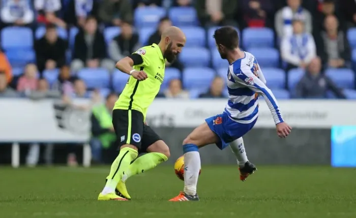 Framed Print : Sky Bet Championship Showdown: Reading vs. Brighton and Hove Albion at Madejski Stadium (31 October 2015) Framed Print : Sky Bet Championship Showdown: Reading vs. Brighton and Hove Albion at Madejski Stadium (31 October 2015)