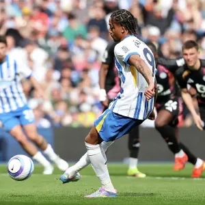 20 Joao Pedro calmly slots home 20 Joao Pedro calmly slots home