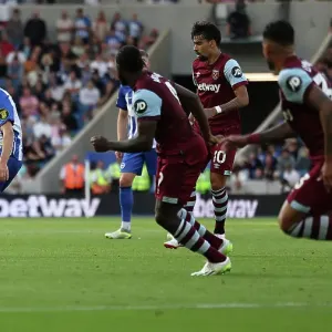 2023/24 Premier League: Brighton & Hove Albion vs. West Ham United - Intense Match Action at American Express Stadium 2023/24 Premier League: Brighton & Hove Albion vs. West Ham United - Intense Match Action at American Express Stadium